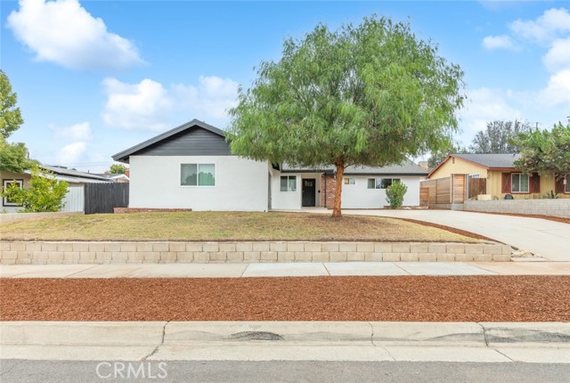 Detail Gallery Image 2 of 30 For 50 Falcon Ln, Redlands,  CA 92374 - 3 Beds | 2 Baths