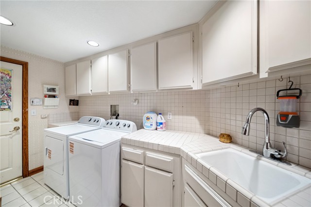 Detail Gallery Image 25 of 57 For 15562 Bronco, Canyon Country,  CA 91387 - 4 Beds | 4 Baths