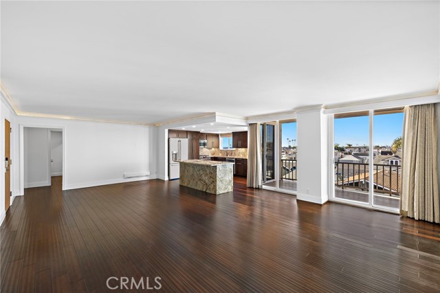 Detail Gallery Image 8 of 26 For 310 Fernando St #307,  Newport Beach,  CA 92661 - 2 Beds | 2 Baths