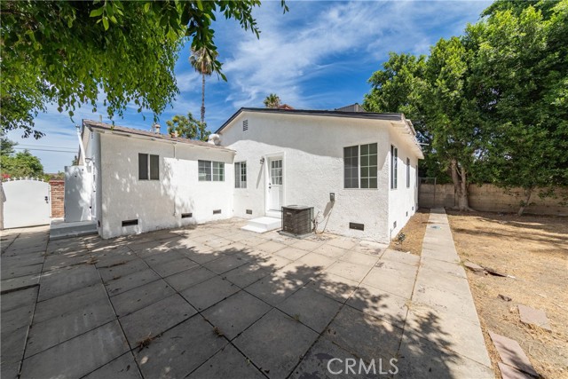 Detail Gallery Image 13 of 14 For 15948 Wyandotte St, Lake Balboa,  CA 91406 - 3 Beds | 2 Baths