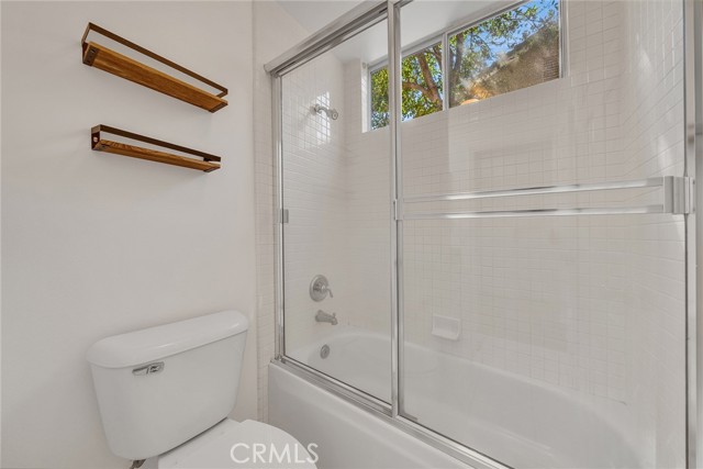 Detail Gallery Image 17 of 33 For 2357 Laurelwood Dr, Thousand Oaks,  CA 91362 - 4 Beds | 3 Baths