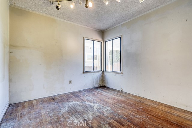 Detail Gallery Image 12 of 35 For 340 Avenue F, Redondo Beach,  CA 90277 - 3 Beds | 2 Baths