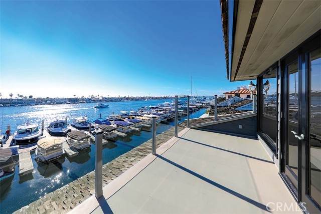 2636 Bayshore Drive, Newport Beach CA: https://media.crmls.org/medias/7ce6b16a-49e0-4fa4-8af8-ebd82d296503.jpg