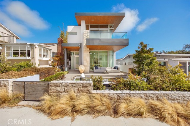 324 17th, Manhattan Beach, California 90266, 4 Bedrooms Bedrooms, 0 ,5 BathroomsBathrooms,Residential,For Sale,17th,0,SB26133569