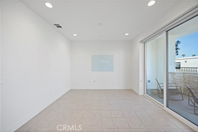 Detail Gallery Image 19 of 37 For 645 W 17th St, Costa Mesa,  CA 92627 - 3 Beds | 2/2 Baths