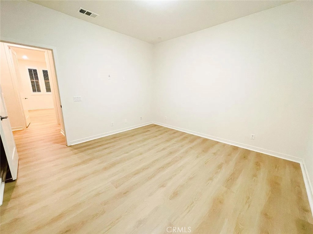 https://media.crmls.org/medias/7ce86e14-02c4-4766-aa09-fc13d53f7669.jpg?preset=X-Large