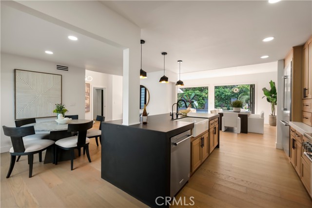 Detail Gallery Image 25 of 42 For 22 Rue Cannes, Newport Beach,  CA 92660 - 2 Beds | 2 Baths