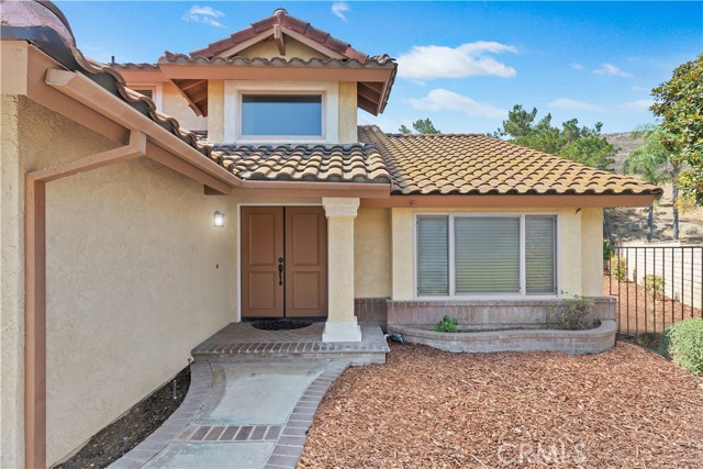 17015 Knollbrook Place, Riverside CA: https://media.crmls.org/medias/7ce8fb3e-96bb-4cfc-9464-9bece9be8ac7.jpg