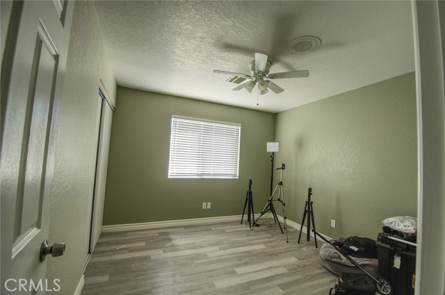 Image 15 of 32 For 9839 9839 Warwick Dr