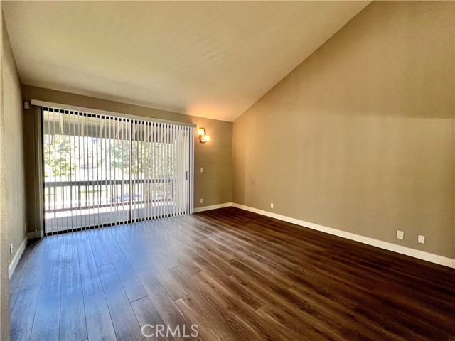 Detail Gallery Image 21 of 34 For 21730 Marylee St #27,  Woodland Hills,  CA 91367 - 3 Beds | 2/1 Baths