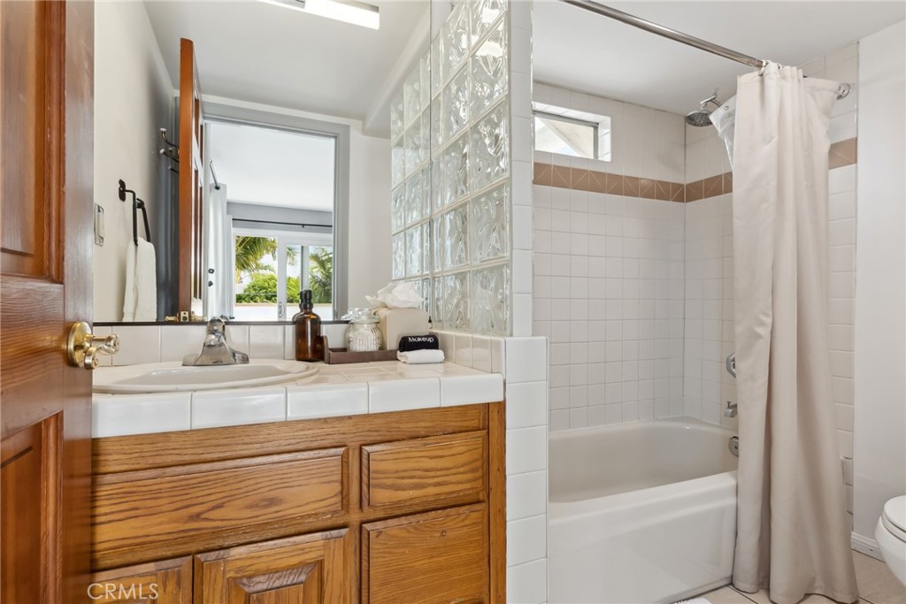 MLS #OC25184812 img 20