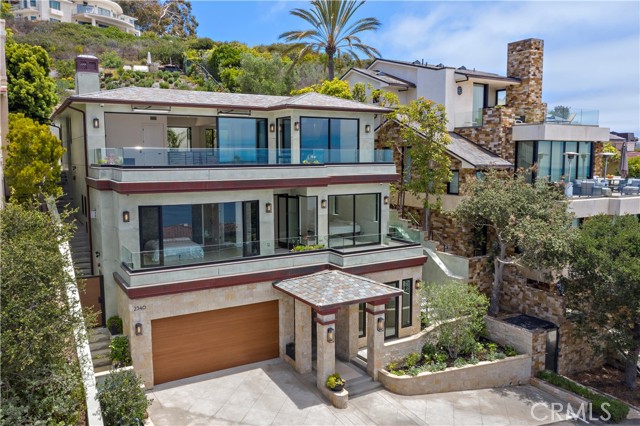 Detail Gallery Image 2 of 64 For 2340 Crestview Dr, Laguna Beach,  CA 92651 - 4 Beds | 5/1 Baths
