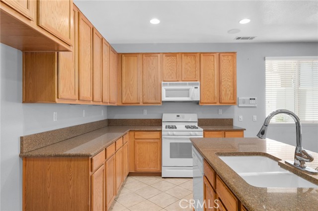 12566 Lasselle Street, Moreno Valley CA: https://media.crmls.org/medias/7cea25f6-1e60-423c-a38f-7c67a2740223.jpg