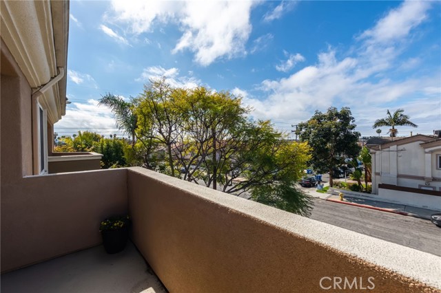 2750 Artesia Boulevard, Redondo Beach, California 90278, 2 Bedrooms Bedrooms, ,1 BathroomBathrooms,Residential,For Sale,Artesia,SB25028358