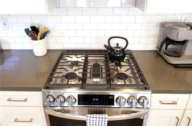 Detail Gallery Image 5 of 13 For 10830 Se Yolo St, Rancho Cucamonga,  CA 91701 - 3 Beds | 2/1 Baths