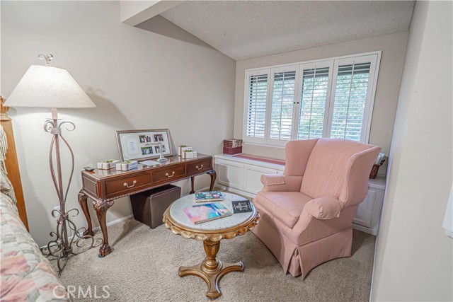 Detail Gallery Image 13 of 22 For 23732 via Tomas, Valencia,  CA 91355 - 3 Beds | 3 Baths
