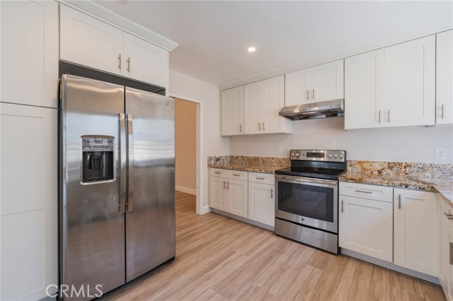 Detail Gallery Image 18 of 42 For 17482 Bellport Cir, Huntington Beach,  CA 92649 - 4 Beds | 2 Baths