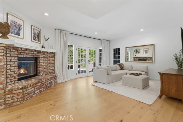 Detail Gallery Image 11 of 51 For 5501 Fairgrange Dr, Agoura Hills,  CA 91301 - 6 Beds | 3 Baths