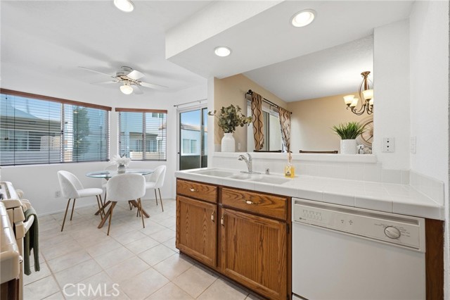 5455 Sylmar, 1402 photo 5