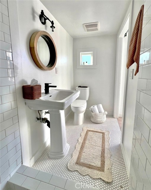 Detail Gallery Image 16 of 28 For 265 Mayflower, Newport Beach,  CA 92660 - 2 Beds | 2 Baths