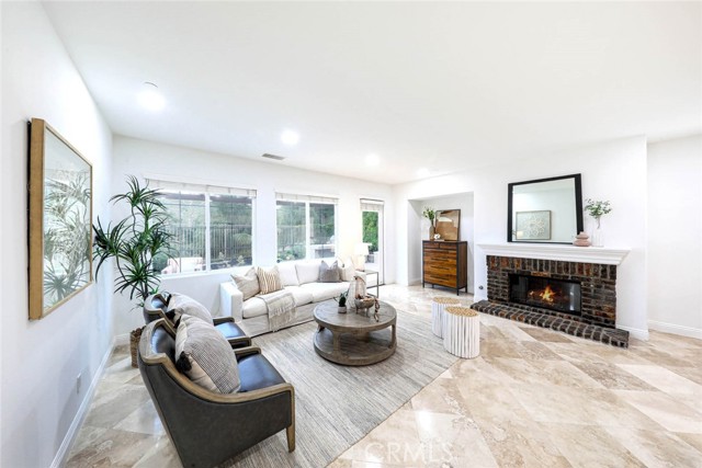 22 Via Paquete, San Clemente CA: https://media.crmls.org/medias/7cebbfef-1061-425c-a80c-38ecd222e85b.jpg