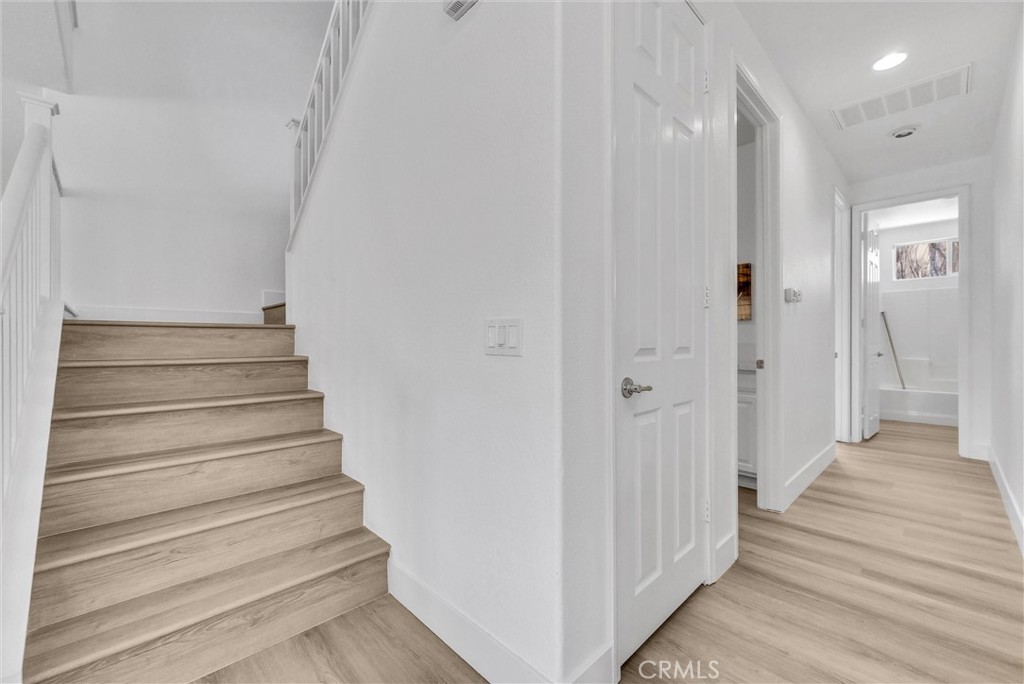 MLS #OC25151205 img 5