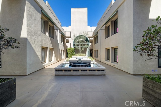 484 S Euclid Avenue, Pasadena CA: https://media.crmls.org/medias/7cedb671-99d7-42ee-a5be-e0c7229e92ea.jpg