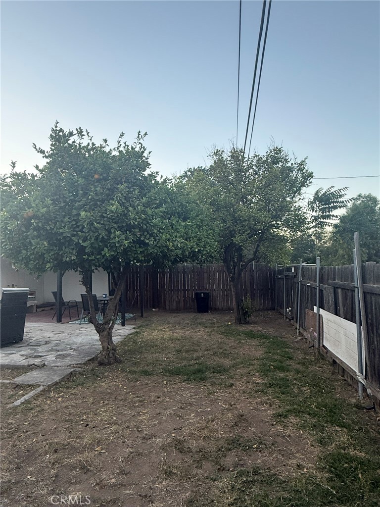 https://media.crmls.org/medias/7cedeb70-1551-43fb-adcd-4daa49c493e5.jpg?preset=X-Large
