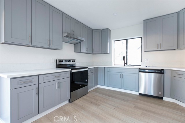 Detail Gallery Image 15 of 44 For 11444 Odessa Ave, Granada Hills,  CA 91344 - 4 Beds | 2 Baths