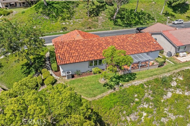 27992 Via Chocano, Mission Viejo CA: https://media.crmls.org/medias/7ceed82f-0f15-4d21-877b-ea20c3ff4b2a.jpg