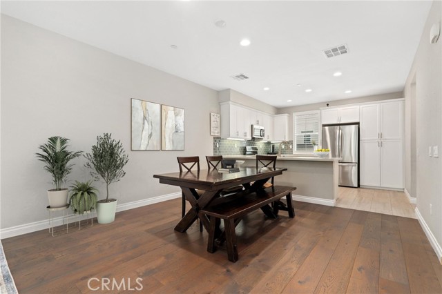 649 W Foothill Boulevard, Glendora CA: https://media.crmls.org/medias/7ceee894-126d-4e80-bdfa-893e67137c43.jpg