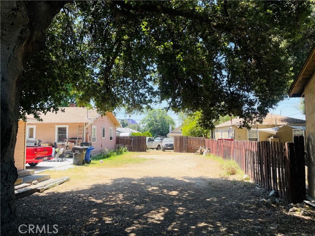 Detail Gallery Image 1 of 8 For 439 W Orange Grove Ave, Pomona,  CA 91768 - – Beds | – Baths