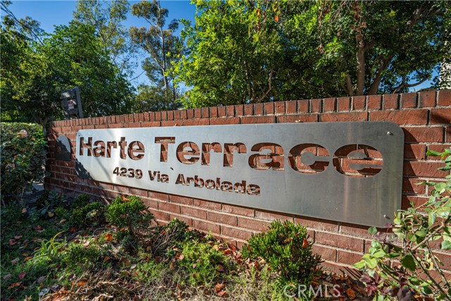 Detail Gallery Image 3 of 56 For 4239 via Arbolada #303,  Los Angeles,  CA 90042 - 2 Beds | 2 Baths