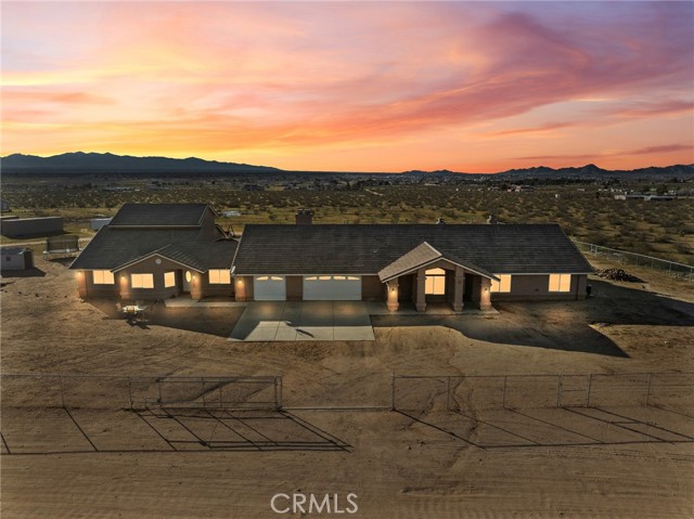 Detail Gallery Image 2 of 73 For 13850 Nightshade Rd, Apple Valley,  CA 92307 - 5 Beds | 5 Baths