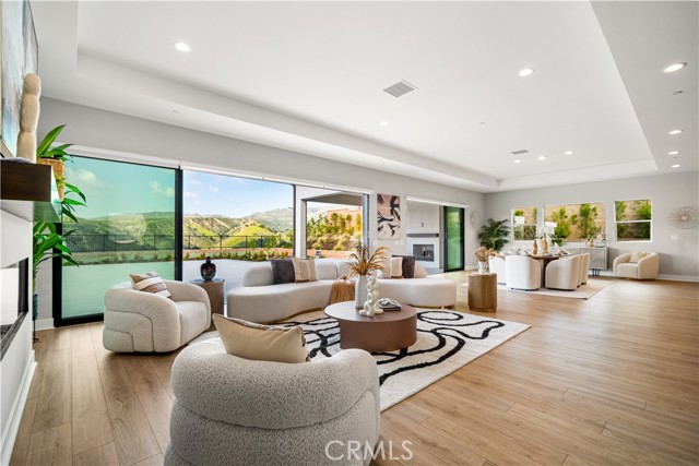 Detail Gallery Image 38 of 55 For 12043 Red Hawk Lane, Porter Ranch,  CA 91326 - 4 Beds | 4/1 Baths