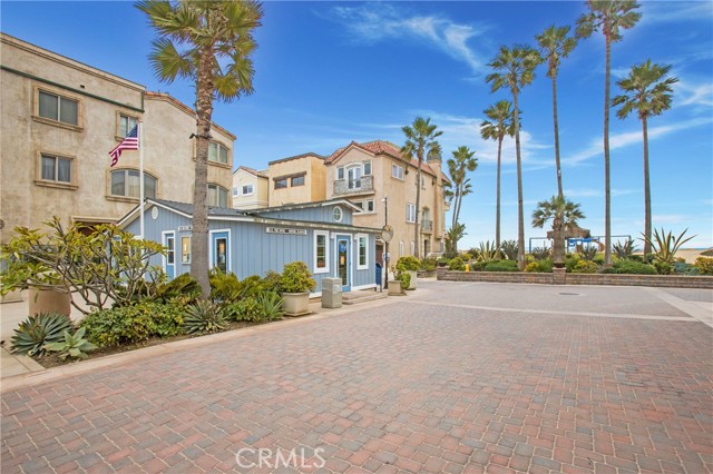 Detail Gallery Image 20 of 22 For 55 B Surfside Ave, Surfside,  CA 90740 - 4 Beds | 4 Baths