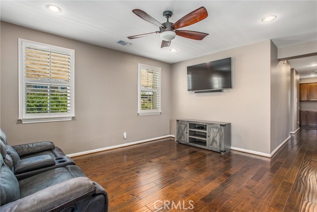 33411 Miners Drive, Yucaipa CA: https://media.crmls.org/medias/7cf11596-f1d4-4ad4-bf76-cddf5a0c24a1.jpg
