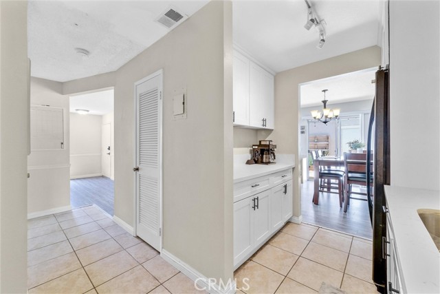 Detail Gallery Image 17 of 39 For 930 Golden Springs Dr #B,  Diamond Bar,  CA 91765 - 3 Beds | 2/1 Baths