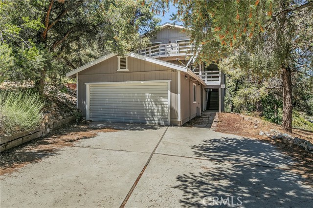 Detail Gallery Image 1 of 51 For 2405 Yellowstone Ct, –,  CA 93225 - 3 Beds | 2 Baths