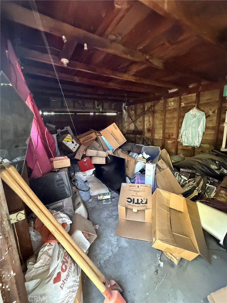 https://media.crmls.org/medias/7cf251b4-4e30-4aaa-986a-b28d993935c9.jpg?preset=X-Large