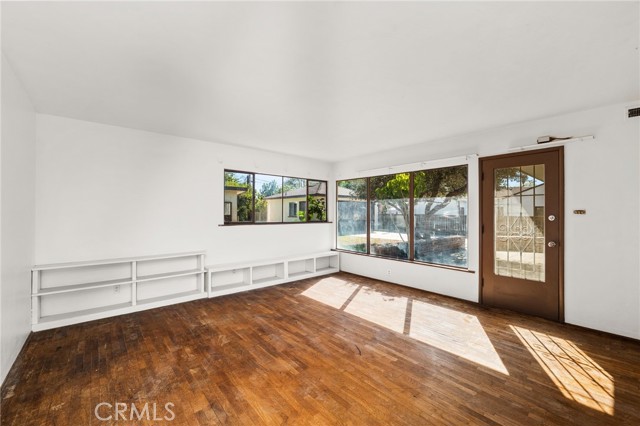 Detail Gallery Image 6 of 46 For 3024 Pine, Riverside,  CA 92501 - 3 Beds | 2 Baths