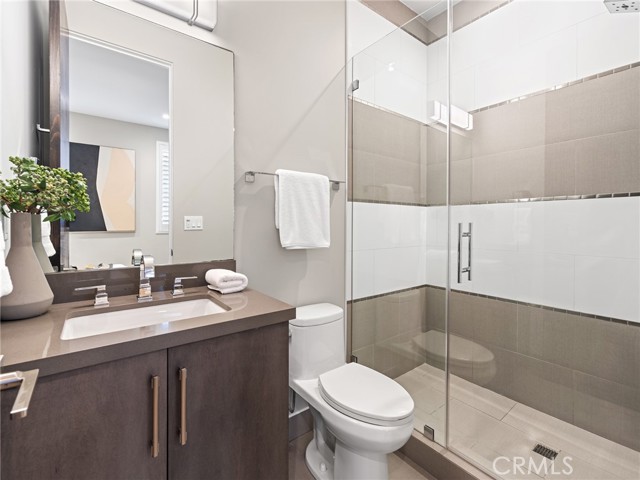 Detail Gallery Image 20 of 29 For 320 35th Street, Manhattan Beach,  CA 90266 - 4 Beds | 4/1 Baths