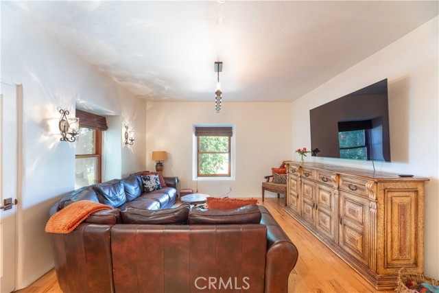 1615 Halsey Street, Redlands CA: https://media.crmls.org/medias/7cf449ce-f51b-4b17-beb5-e7e7c52d85a6.jpg