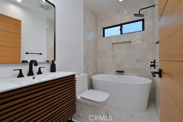 5531 Hermitage photo 23