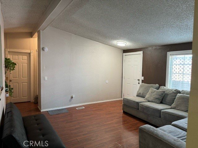 Detail Gallery Image 2 of 18 For 80 E Dawest St #29,  Perris,  CA 92571 - 3 Beds | 2 Baths