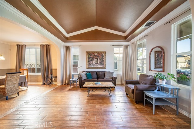 Detail Gallery Image 5 of 75 For 13762 Woodcrest Ct, Corona,  CA 92880 - 5 Beds | 3 Baths