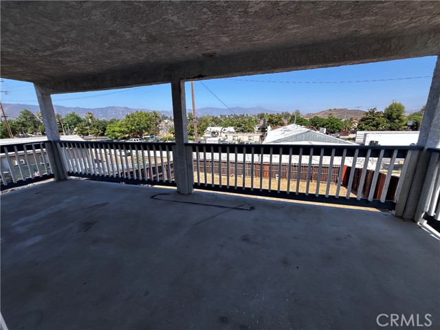 415 Ellis Street, Lake Elsinore CA: https://media.crmls.org/medias/7cf61586-277c-431c-83fd-f00d6c789d97.jpg