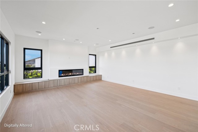 Detail Gallery Image 7 of 57 For 5280 Sanchez, Los Angeles,  CA 90008 - 4 Beds | 4 Baths