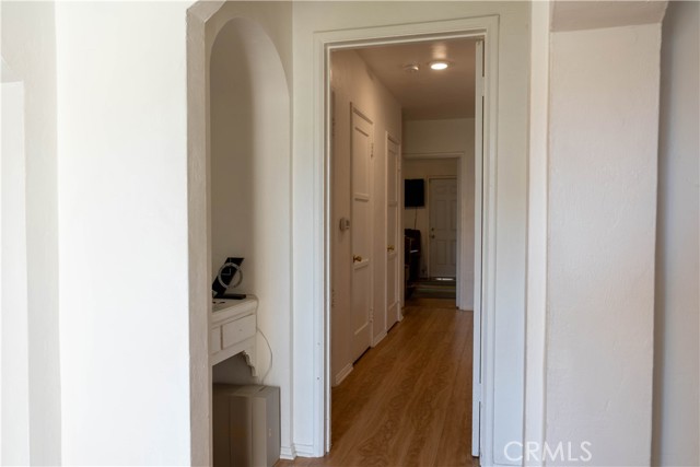 Detail Gallery Image 4 of 18 For 4117 Garthwaite Ave, Los Angeles,  CA 90008 - 3 Beds | 2 Baths