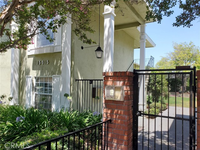 Detail Gallery Image 1 of 8 For 15815 Landmark Dr #6,  Whittier,  CA 90604 - 2 Beds | 1 Baths